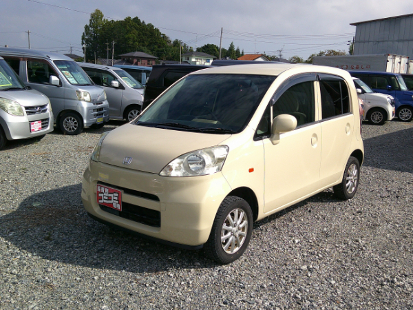 ライフ F ４ＷＤ 《低価格車コーナー》 車検２年付、自社保証付、登録諸費用・R券込み、タイヤ＆バッテリー現状、店頭お渡し／修復履歴無し タイミングベルト交換済み（１０４８５１ｋｍ走行時点）のサムネイル