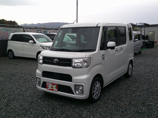 ピクシスメガ Ｌ ＳＡⅢ 《低価格車コーナー》 車検２年付、自社保証付、登録諸費用・R券込み、タイヤ＆バッテリー現状、店頭お渡し／スマートキー 両側パワースライドドア タイミングチェーンのサムネイル