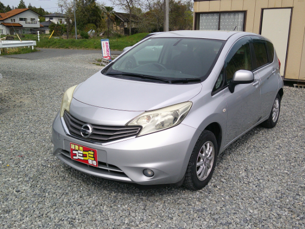 ノート X 1200cc 《低価格車コーナー》 車検２年付、自社保証付、登録諸費用・R券込み、タイヤ＆バッテリー現状、店頭お渡し／ＥＴＣ ナビ バックカメラ オートマ タイミングチェーンのサムネイル