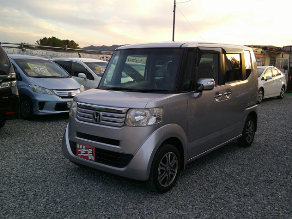 N-BOX Ｇ・ＳＳパッケージ ４WD 《低価格車コーナー》 車検２年付、自社保証付、登録諸費用・R券込み、タイヤ＆バッテリー現状、店頭お渡し／ナビ 両側パワースライドドア タイミングチェーンのサムネイル
