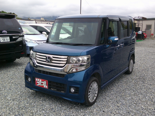 N-BOX カスタムG ４WD 《低価格車コーナー》 車検２年付、自社保証付、登録諸費用・R券込み、タイヤ＆バッテリー現状、店頭お渡し／ナビ バックカメラ ＥＴＣ 両側パワースライドドア タイミングチェーンのサムネイル