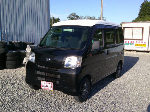 ハイゼットカーゴ デラックス 《低価格車コーナー》 車検R10年7月、自社保証付、登録諸費用・R券込み、タイヤ＆バッテリー現状、店頭お渡し／オートマ ナビ ＥＴＣ タイミングチェーンのサムネイル