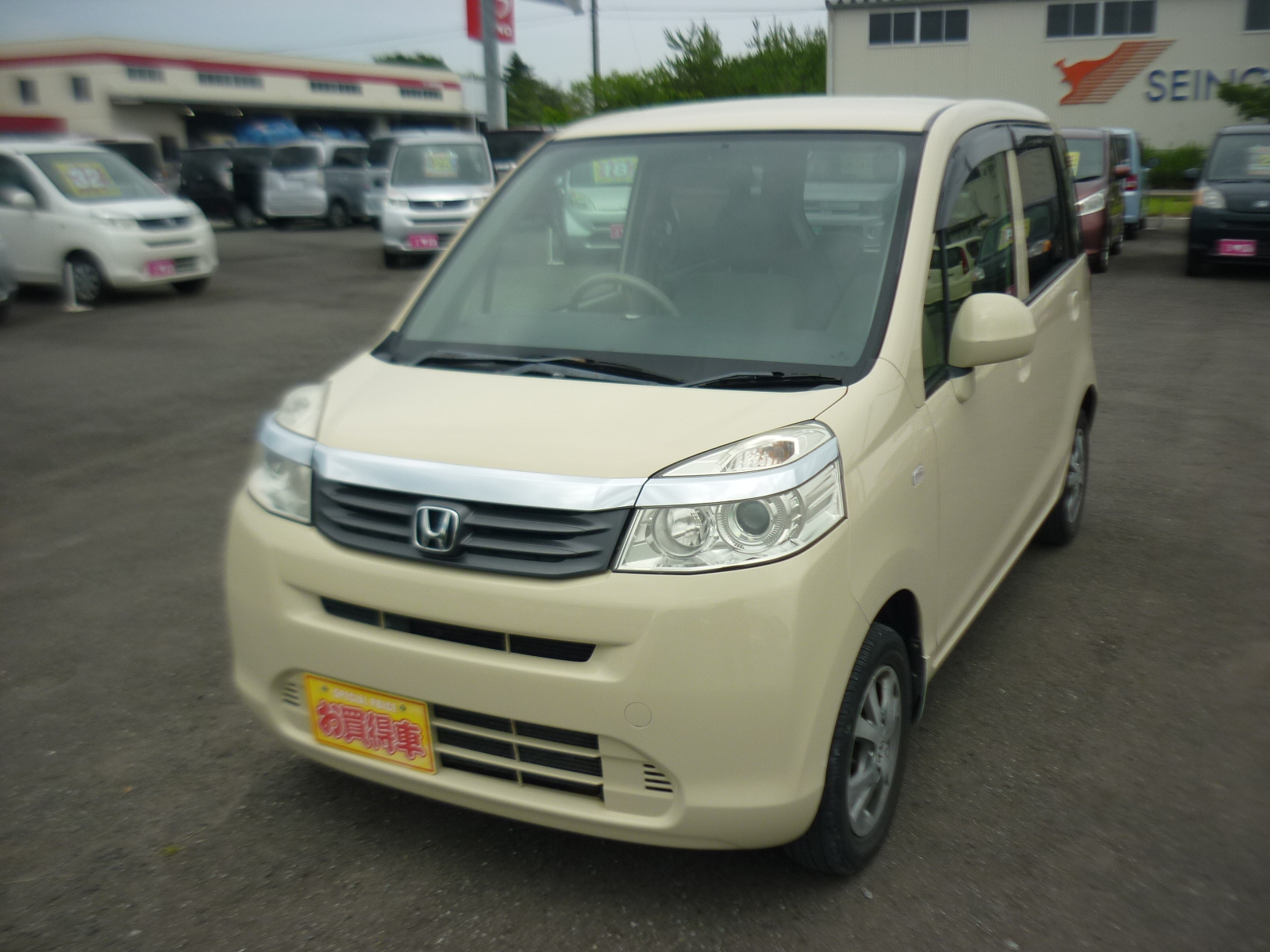 格安車ライフG タイヤ＆バッテリー現状 車検2年付 オートマ バックカメラ付き タイミングベルト交換済みのサムネイル